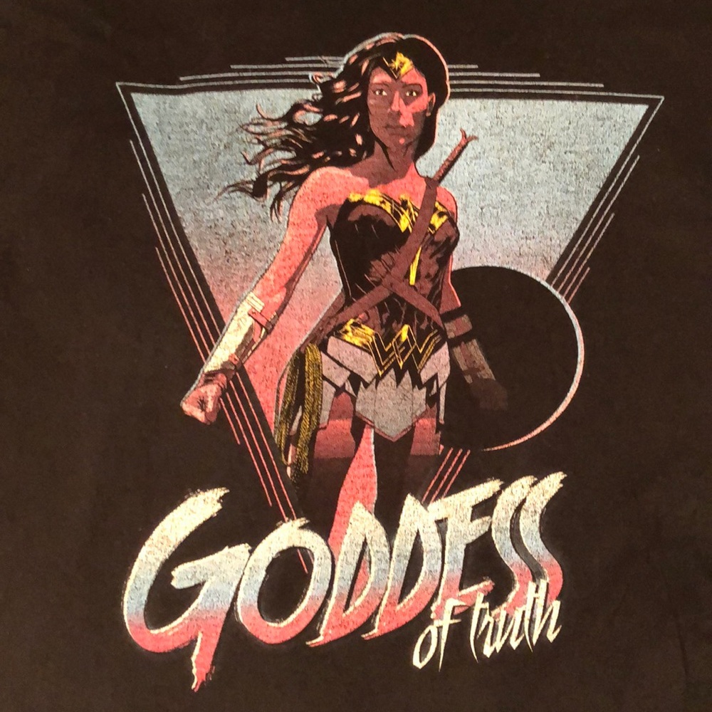 Wonder Woman, Goddess of Truth T-Shirt. Vintage.